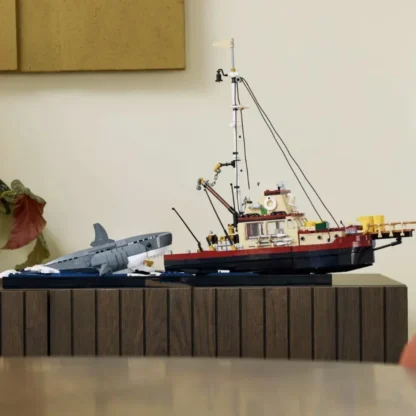 Jaw Diorama White Shark Model Building Blocks Set Pirate Ship Sea Fisher Fishing Boat Vessel Toys for Kid Gift - Image 3