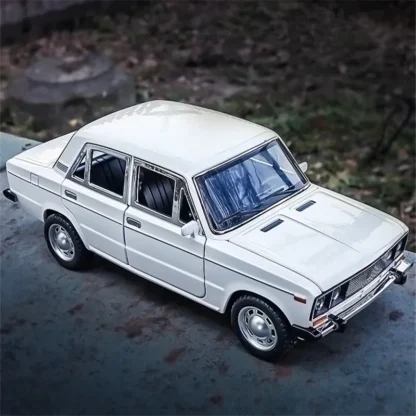 1/24 LADA NIVA Classic Car Alloy Car Model Diecast Metal Toy Police Vehicles Car Model High Simulation Collection Childrens Gift 3