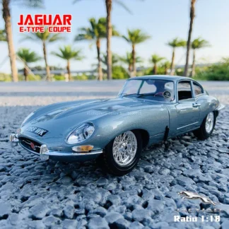 Bburago 1:18 Jaguar E-type Coupe classic car Alloy Retro Car Model Classic Car Model Car Decoration Collection gift 1