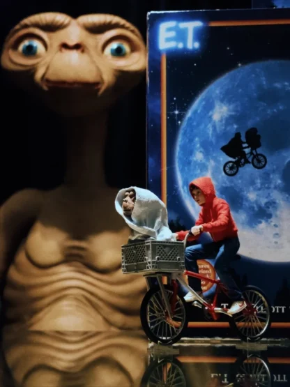 Neca E.T. The Extra-Terrestrial 40th Anniversary E.T. & Elliott With Bicycle Ver Anime Action Figure Model Birthday Gift Toy 3