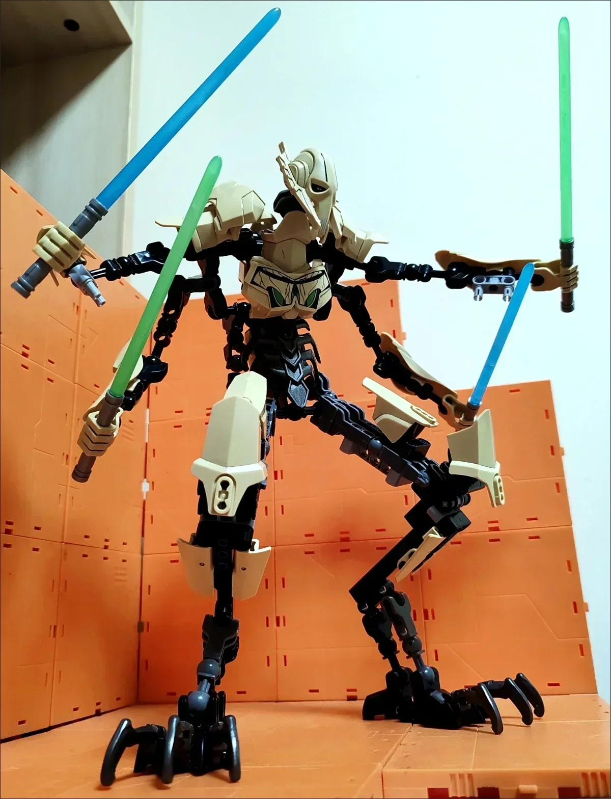 Hot STARS WARS Action Figure General Robot Anime Figure Grievous With Lightsaber Hilt Combat Weapon Model Toy Birthday Gifts